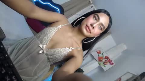 Snapshot of urasians_cummer chatting on March 5, 9:56 am Pau online show from March 5, 9:56 am