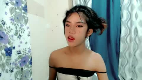 urasianyana online show from June 18, 2:34 am