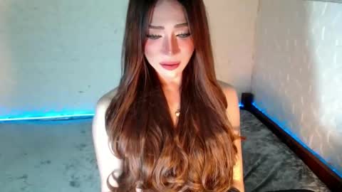 QUEEN ANGEL online show from January 14, 3:15 pm
