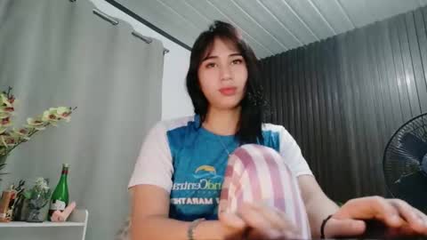 urfave_bbgirl online show from March 16, 6:33 pm