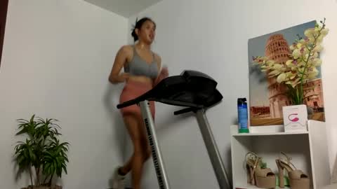 Angela Cullens online show from February 6, 9:17 pm