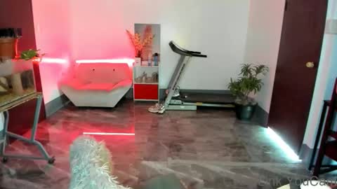 Angela Cullens online show from February 9, 4:57 am