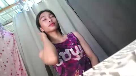 urloverjasmine_xx online show from May 6, 12:28 am