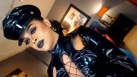 UrMajestyTyra online show from November 12, 3:19 am