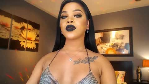 UrMajestyTyra online show from April 24, 1:52 am