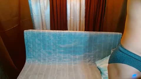 JEN online show from December 13, 7:42 pm