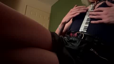 Tina Bates online show from January 28, 3:04 am