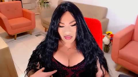 Snapshot of valentinaxqueen chatting on October 23, 9:08 pm online show from October 23, 9:08 pm