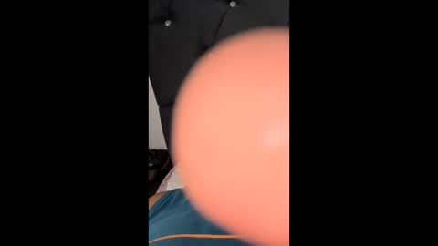 valetv2222 online show from April 2, 8:51 pm