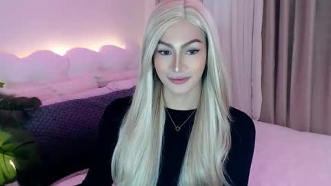 Venus Sunrise Bombshell online show from April 29, 11:32 pm