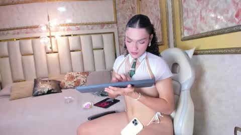 Veronica  online show from March 9, 4:33 pm