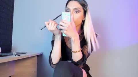 Victoria online show from October 9, 5:03 pm