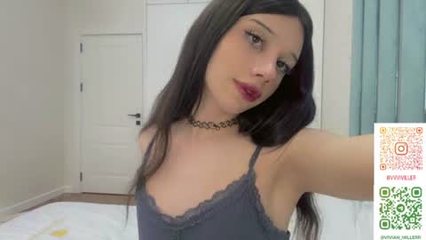 Vivian online show from August 2, 3:51 am