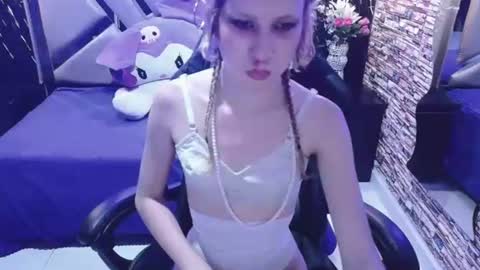 vivienne hadid online show from July 29, 10:19 pm