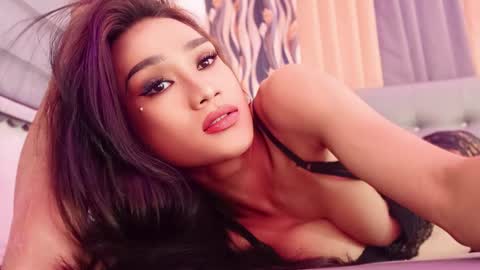 Snapshot of wantedsugar_ chatting on March 1, 1:43 am Galems online show from March 1, 1:43 am