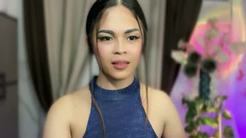 Hi Im LOVIE Please dont forget to follow and thumbs up me online show from January 19, 2:59 pm