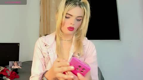 Femboy Exotic online show from June 2, 5:31 am