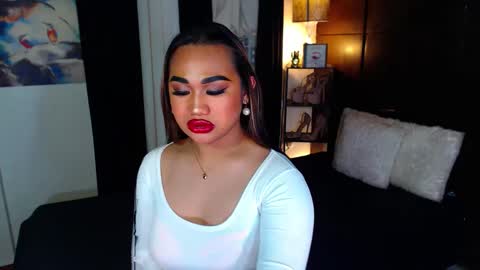 OLIVIA online show from December 16, 3:54 pm