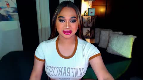 OLIVIA online show from December 20, 2:38 pm