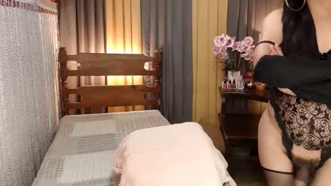 QUEENCY online show from February 4, 7:11 pm