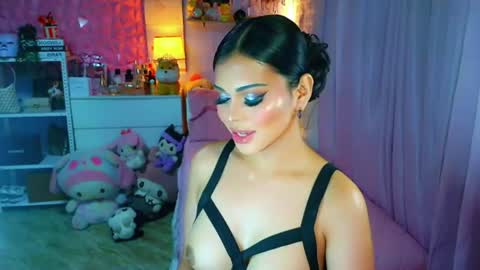 YANG AUDREY LONE online show from July 17, 1:55 am