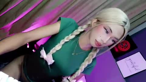 yannafucks online show from July 24, 3:32 pm