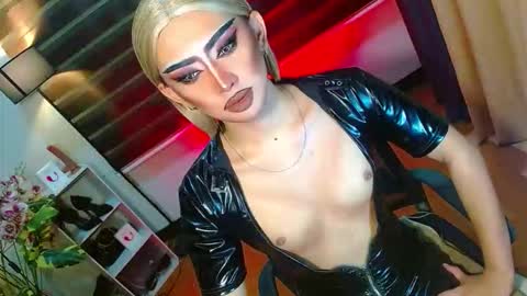 miss yasii online show from February 15, 1:32 pm