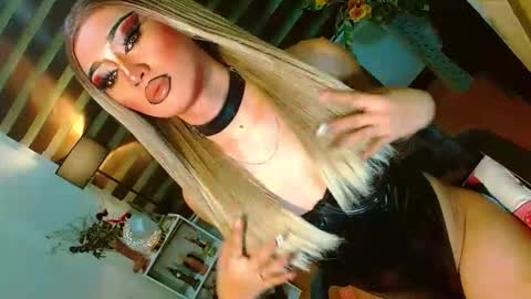 miss yasii online show from April 29, 5:30 pm
