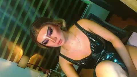 miss yasii online show from June 20, 3:04 pm