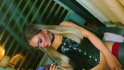 miss yasii online show from June 21, 3:15 pm