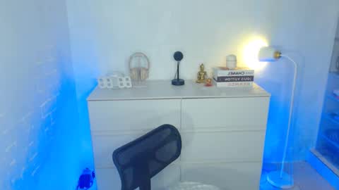 Yazzi online show from July 8, 12:04 am