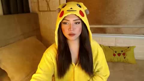 JEN  online show from February 3, 12:21 pm