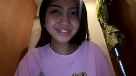 yourlovebella88 online show from December 5, 3:18 pm