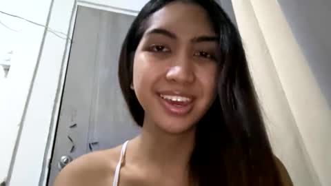 yourlovebella88 online show from January 5, 10:02 pm