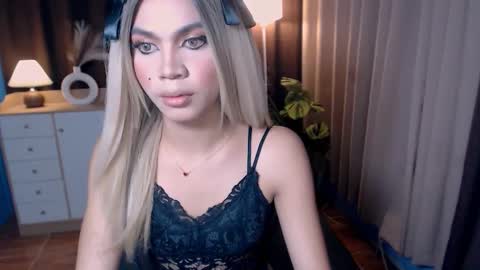 GODDESS ZOE online show from March 20, 6:20 pm