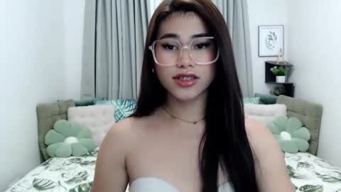 yourprettyblythe_ts online show from December 20, 7:14 am