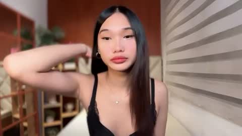 yoursluttyashxx online show from August 5, 11:00 pm