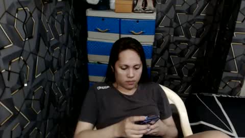 yumi online show from April 27, 12:42 am