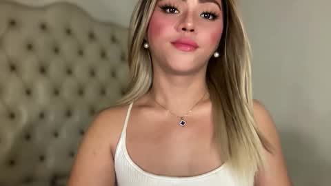 Miss Cali online show from November 14, 4:20 am