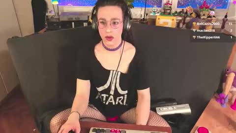 zesty_peach online show from March 12, 1:32 am