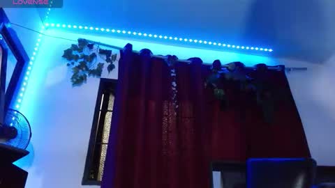 zoemi online show from December 4, 5:45 am