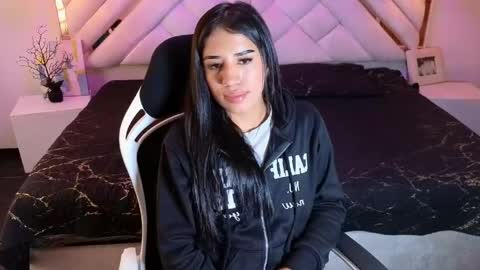 Zoe online show from April 28, 12:42 pm