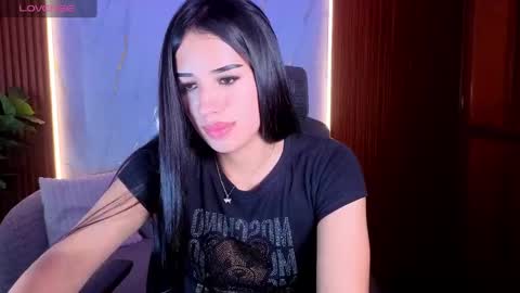 Zoe online show from April 29, 5:30 pm