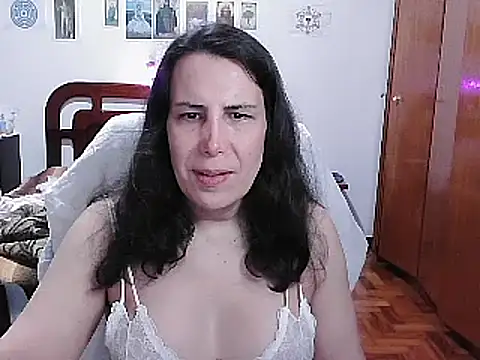 LauraVicttoria361215 online show from March 7, 11:52 pm