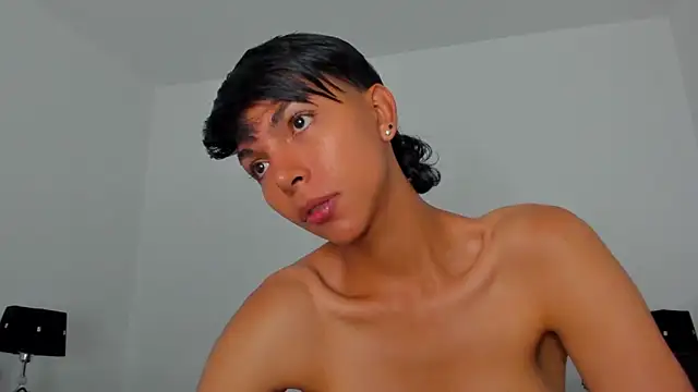 xhenisa  online show from May 12, 4:48 pm