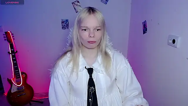 Emily Nyaffee online show from March 10, 4:16 am