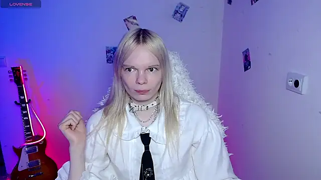 Emily Nyaffee online show from March 11, 8:24 pm