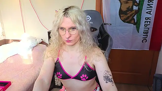 Lori Myaf online show from May 5, 2:34 pm