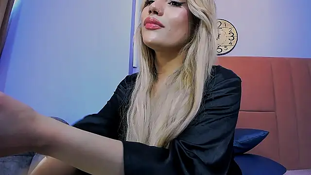 Keendall   online show from December 3, 1:49 pm