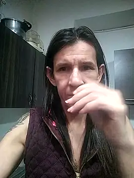 Cameron puppy online show from August 4, 8:15 pm